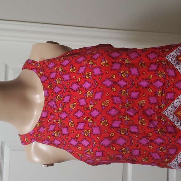 Lucy & Laurel M vibrant red floral and paisley bohemian racer back flowy top - Picture 3 of 10